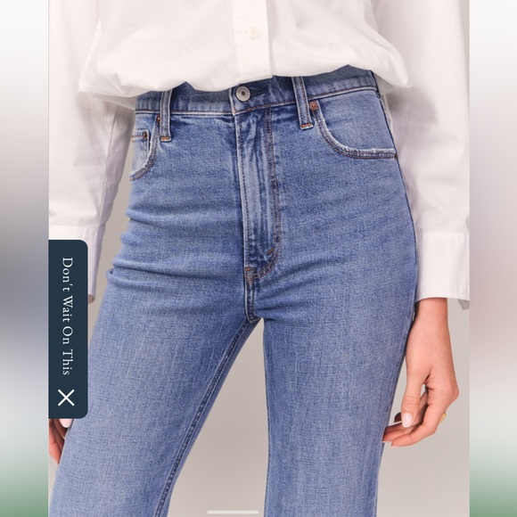 Abercrombie & Fitch Ankle Straight Ultra High Jeans in Medium Wash. Size 6/28. - Picture 3 of 14